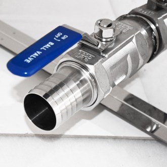 Pojemnik na miód z sitem kaskadowym oraz pokrywą Mellarius