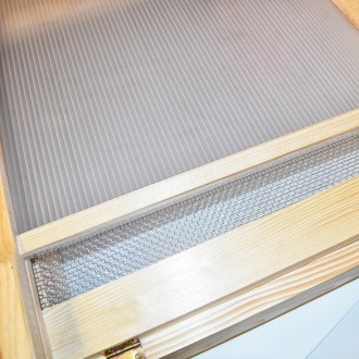 Wysuwana szuflada na dno Varroa